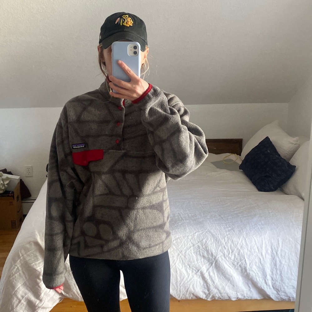 Large Patagonia Pull-Over